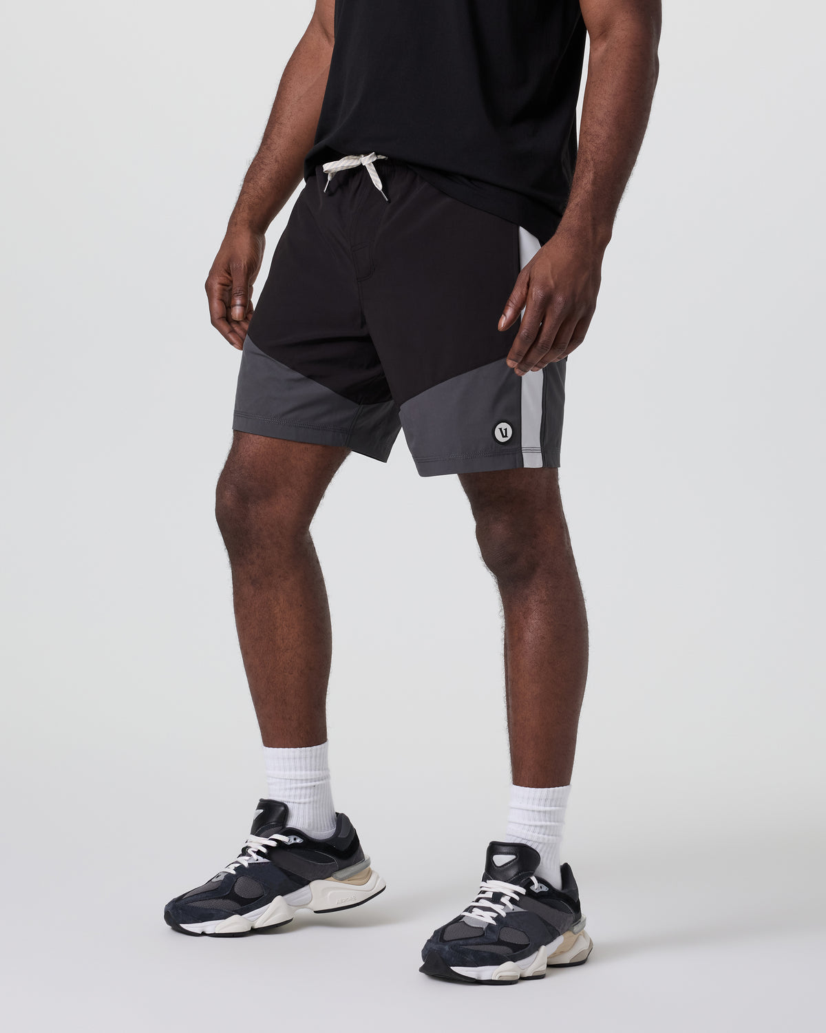 Kore Short X1 Lined Classic Fit 7" Black/Dark Pewter/Salt - Vuori Clothing