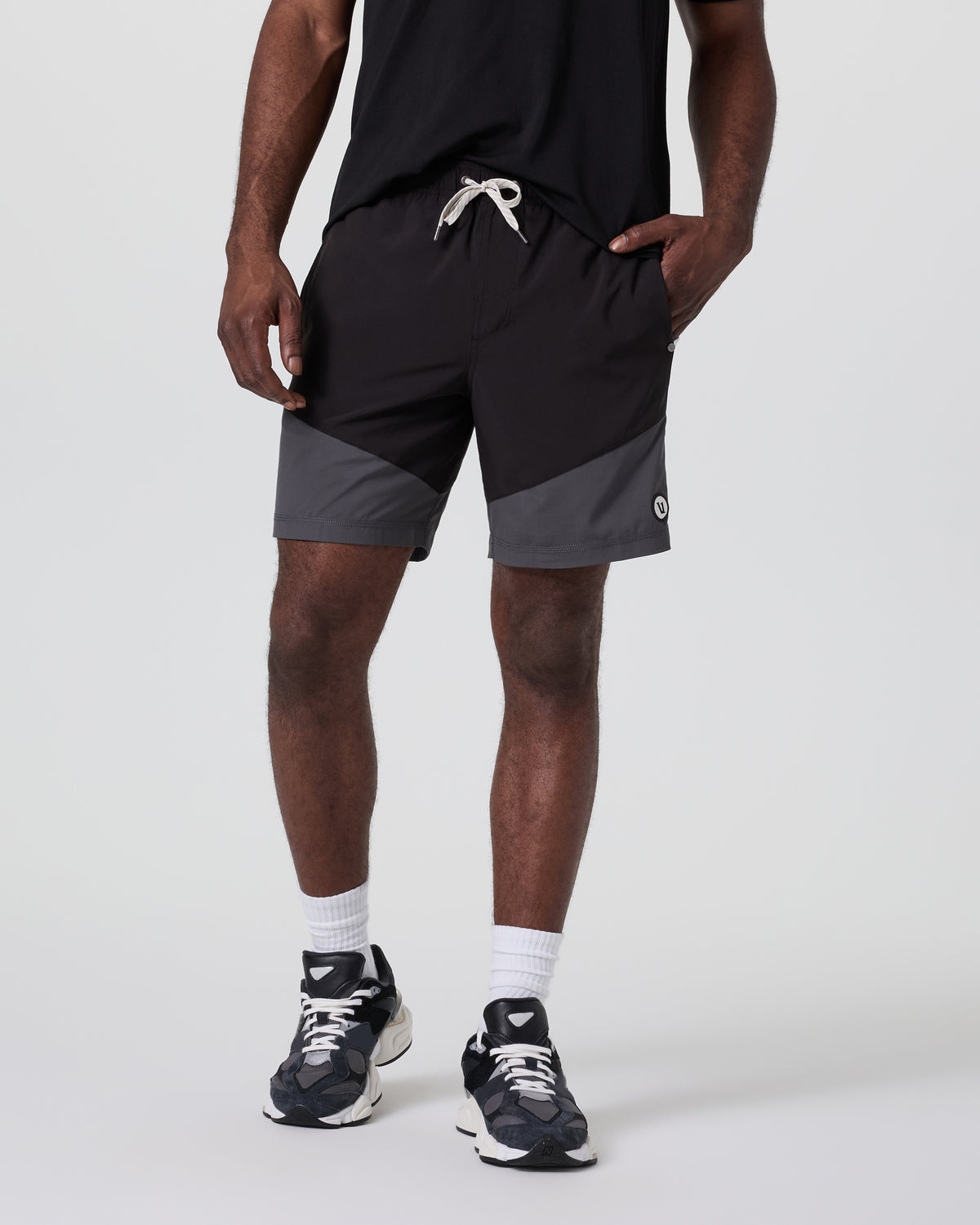 Kore Short X1 Lined Classic Fit 7" Black/Dark Pewter/Salt - Vuori Clothing
