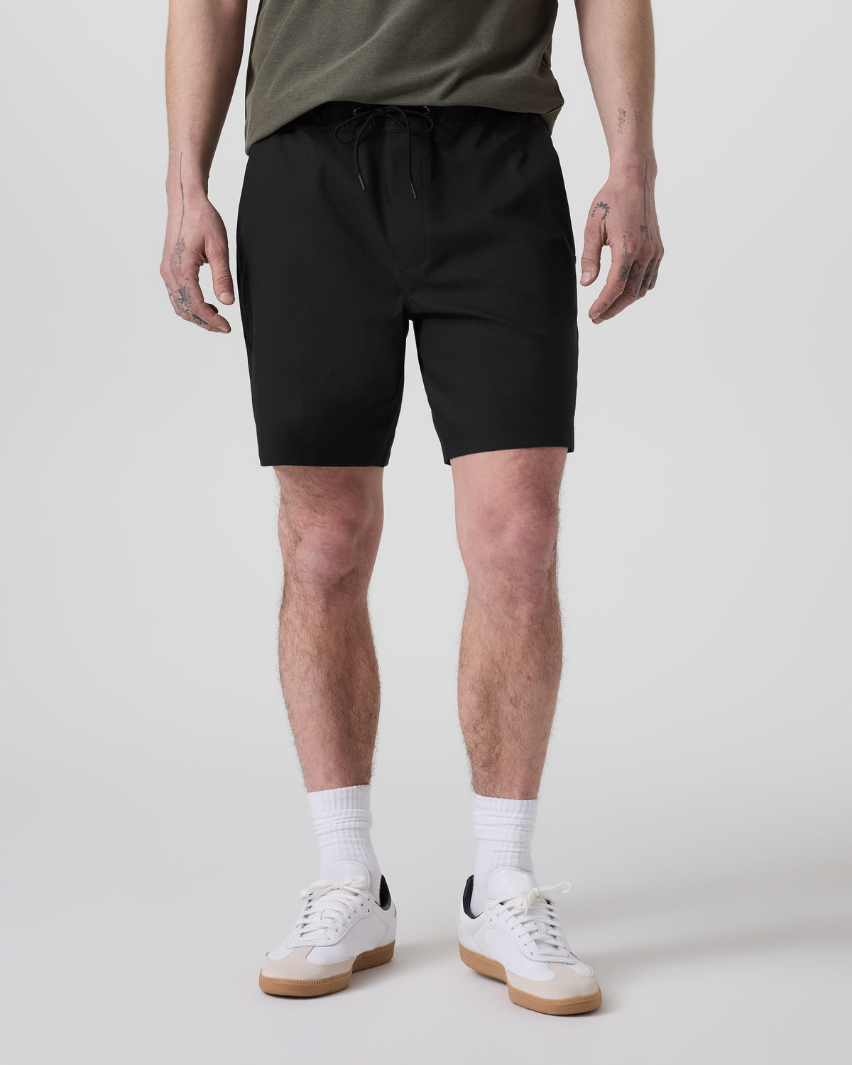 Cascade Crinkle Elastic Waist Short Classic Fit 8" Black - Vuori Clothing