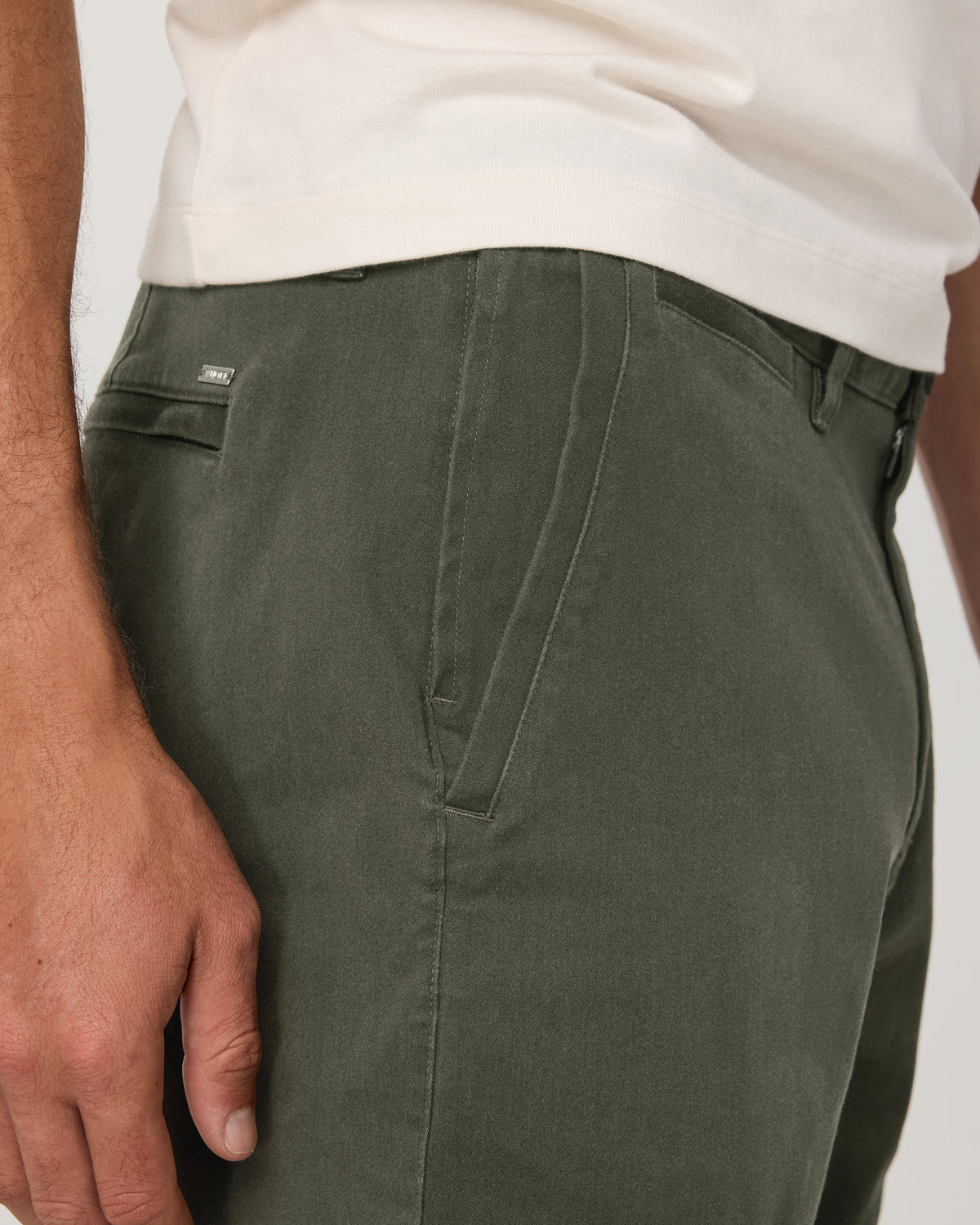 Fletcher Chino Short 8" Men's Dark Oregano Shorts - Vuori Clothing