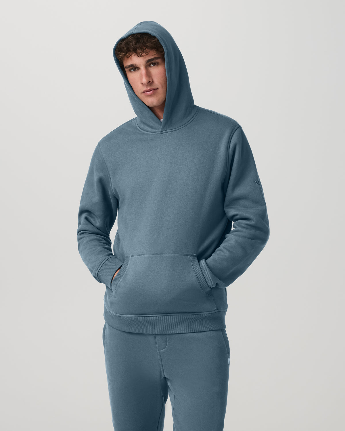 Seaside Pullover Hoodie Blue Sea Heavyweight Hoodie - Vuori Clothing