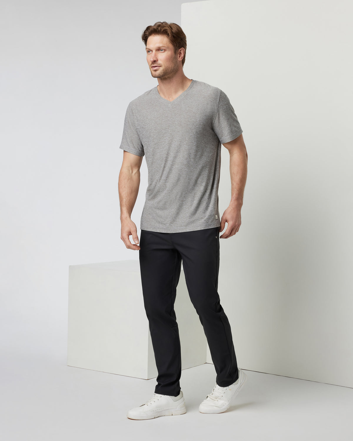 Strato Tech V-Neck Men's Heather Grey Shirt - Vuori Clothing