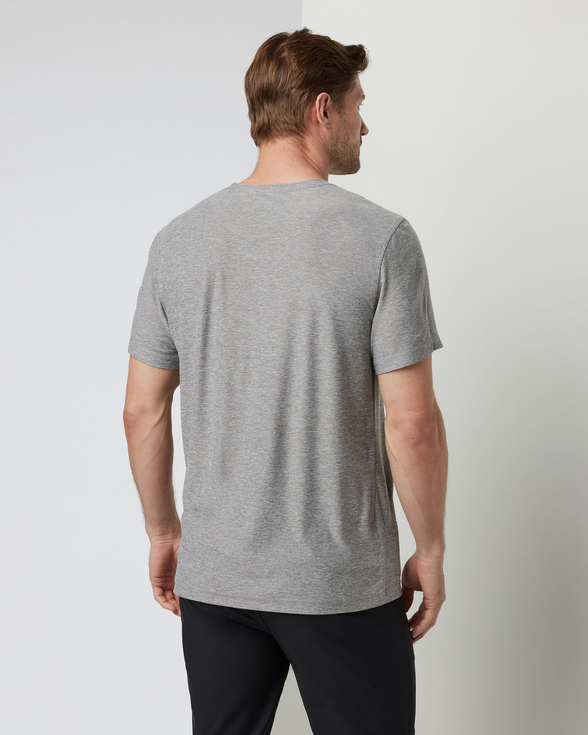 Strato Tech V-Neck Men's Heather Grey Shirt - Vuori Clothing