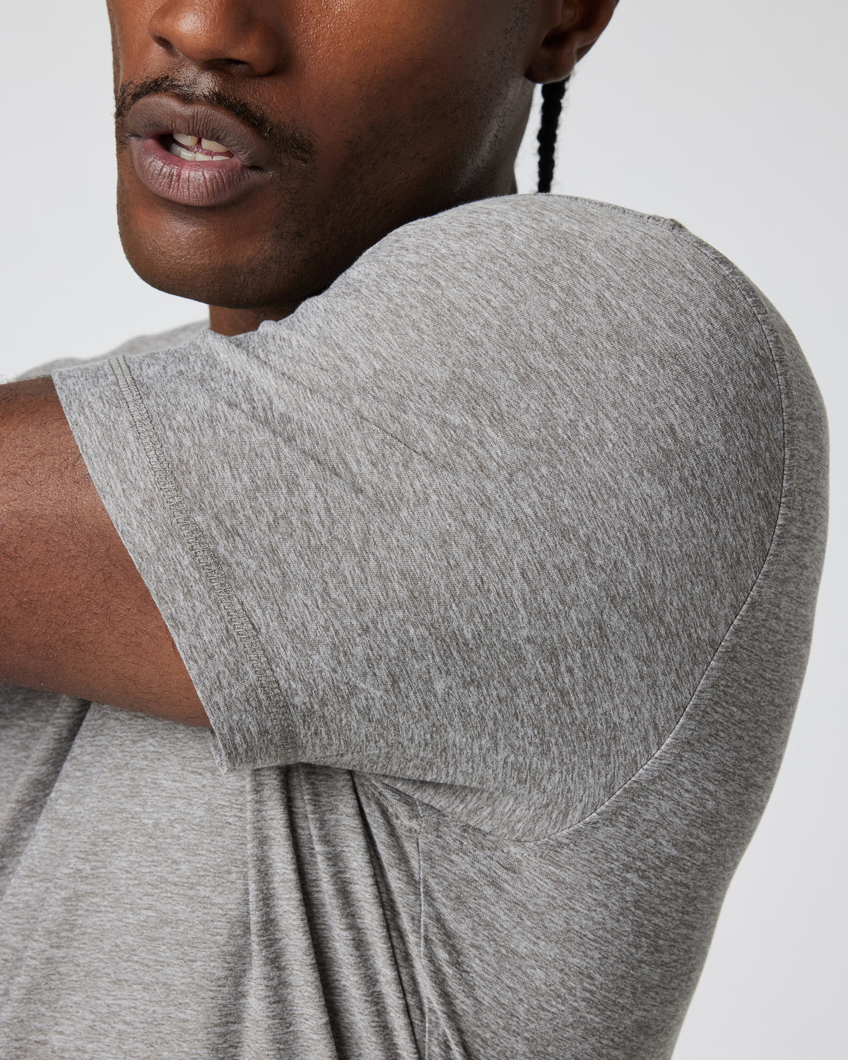 Strato Tech Tee Heather Grey Men's Tech Shirt - Vuori Clothing
