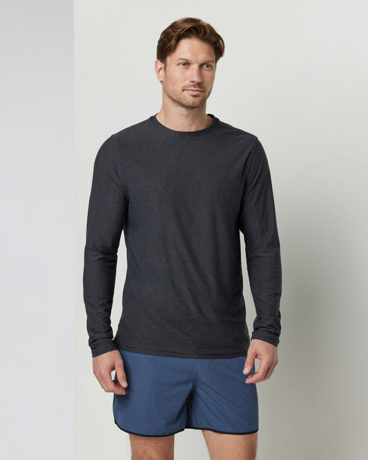 Long-Sleeve Strato Tech Tee Men's Charcoal Shirt - Vuori Clothing