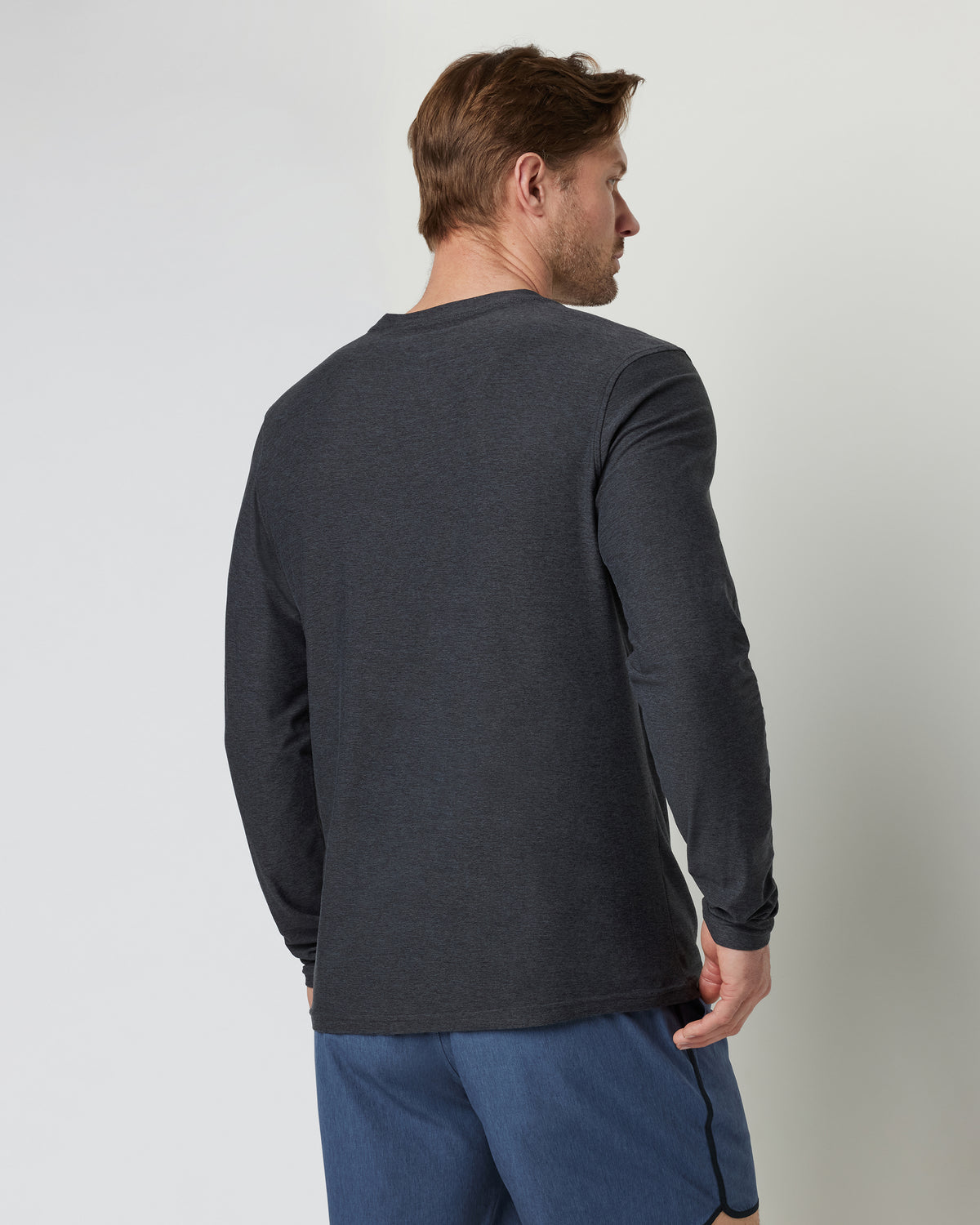 Long-Sleeve Strato Tech Tee Men's Charcoal Shirt - Vuori Clothing