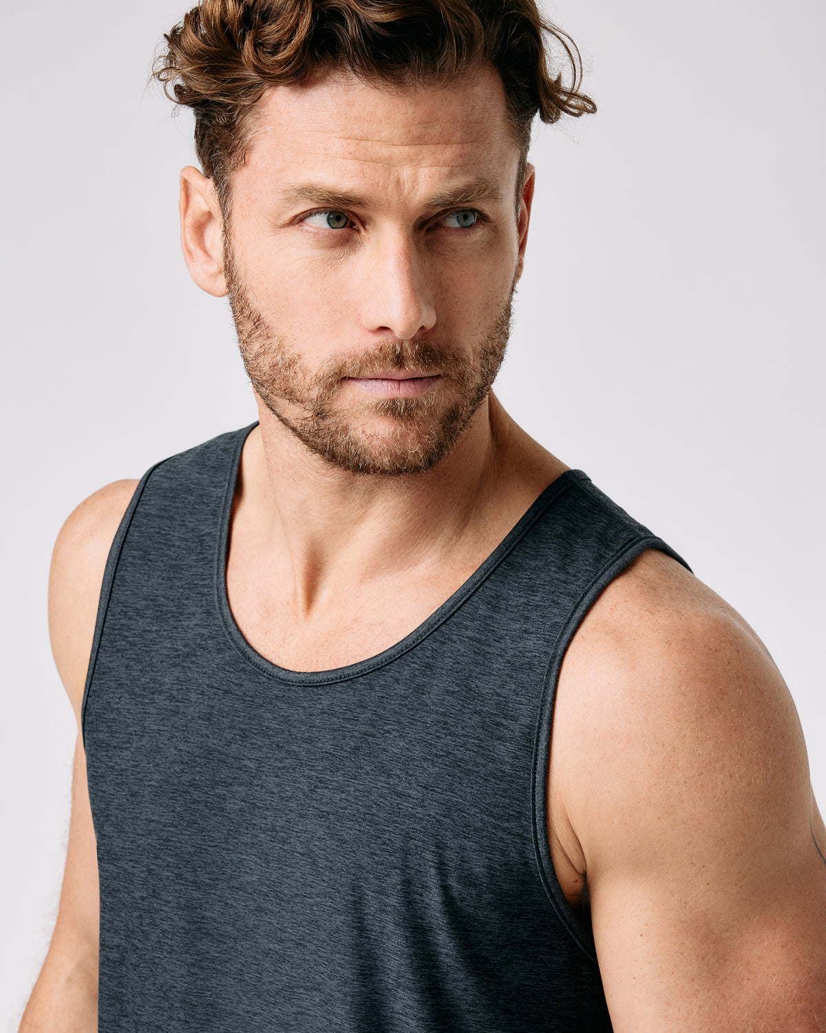 Strato Tech Tank Charcoal Heather - Vuori Clothing