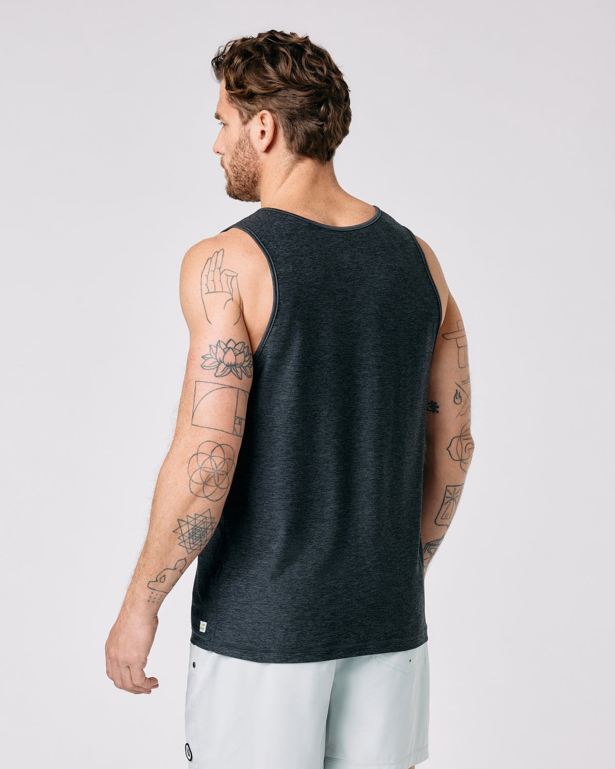 Strato Tech Tank Charcoal Heather - Vuori Clothing