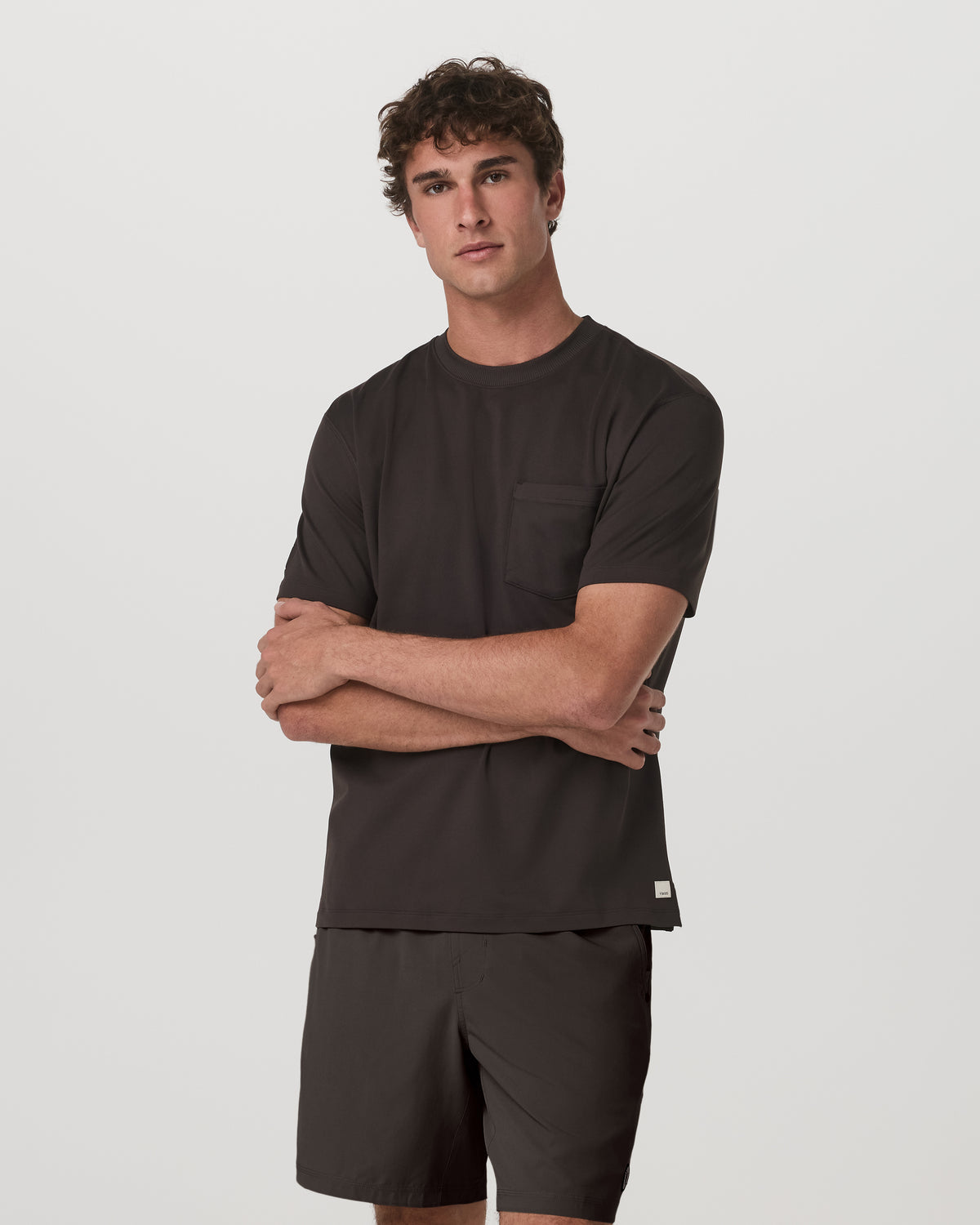Men's Short Sleeve Ponto Pocket Tee - Relaxed Fit Carbon - Vuori Clothing