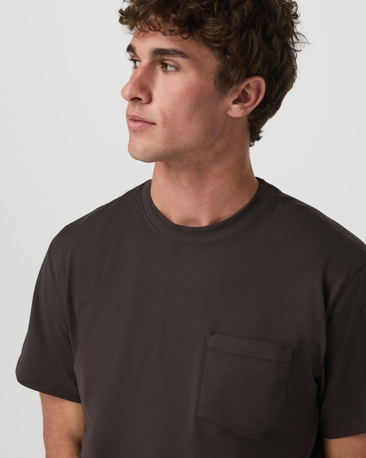Men's Short Sleeve Ponto Pocket Tee - Relaxed Fit Carbon - Vuori Clothing