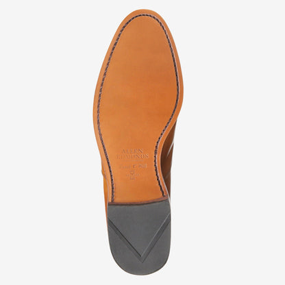 Carlyle Plain-Toe Oxford - Walnut