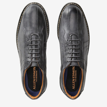 Voyager Walking Shoe - Black
